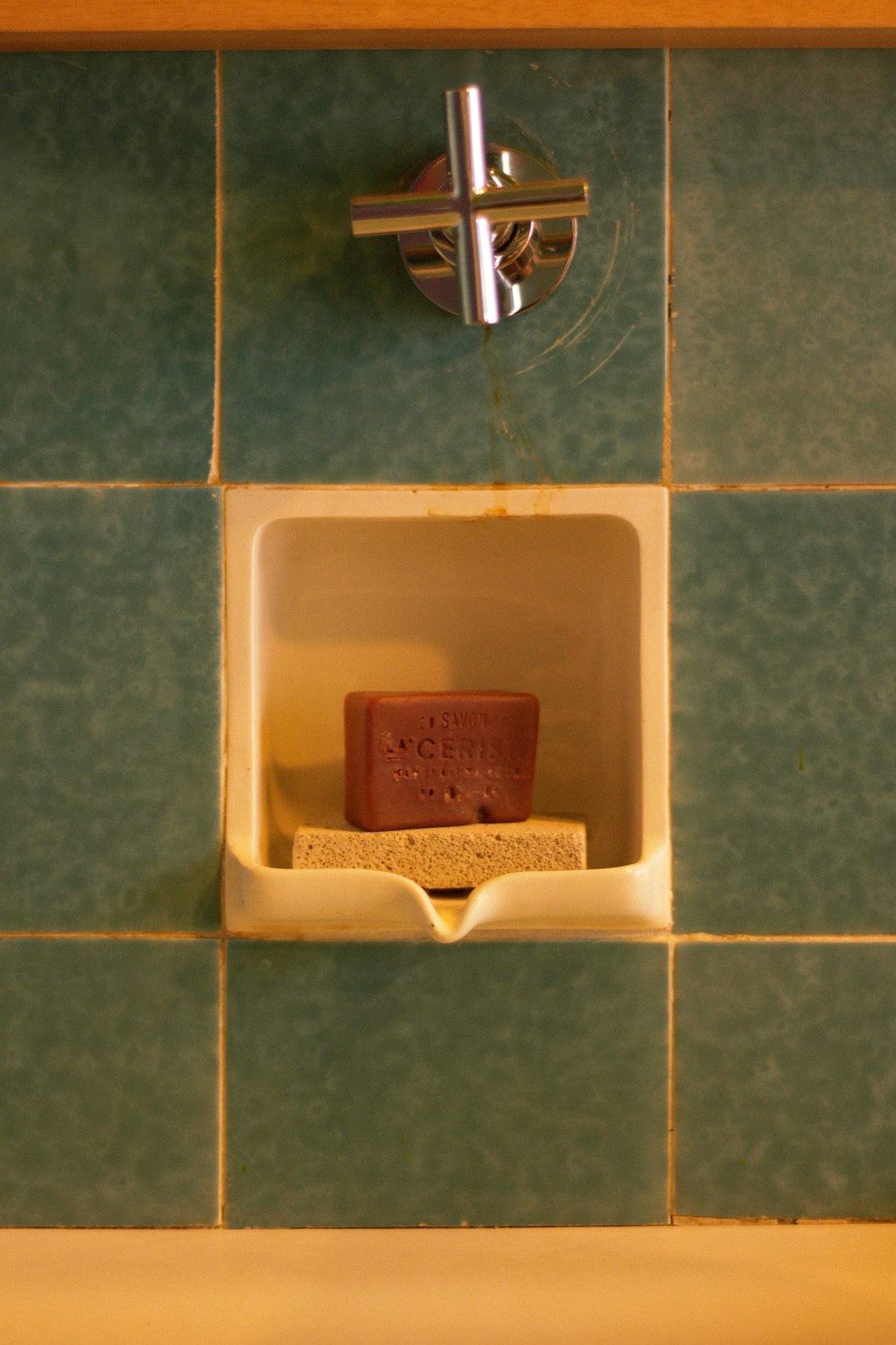 Soap Dishes and Dispensers (image credits: unsplash)