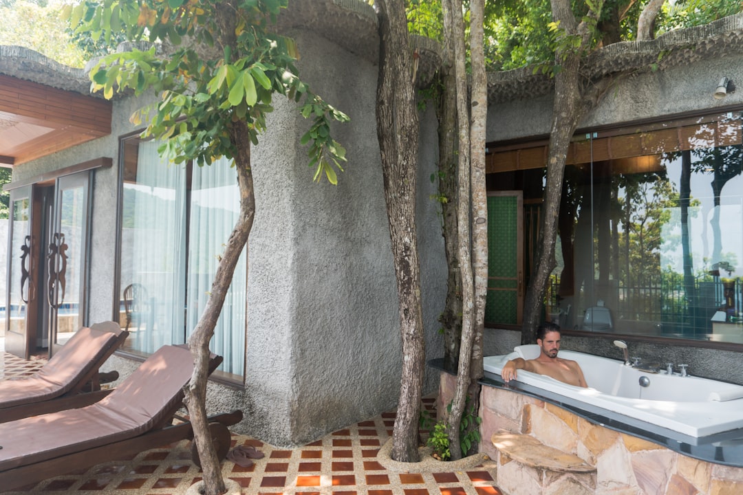 Spa-Inspired Outdoor Bathrooms (image credits: unsplash)