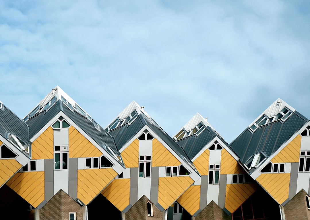 Why Housing Market Crash Predictions Are Unlikely (image credits: unsplash)