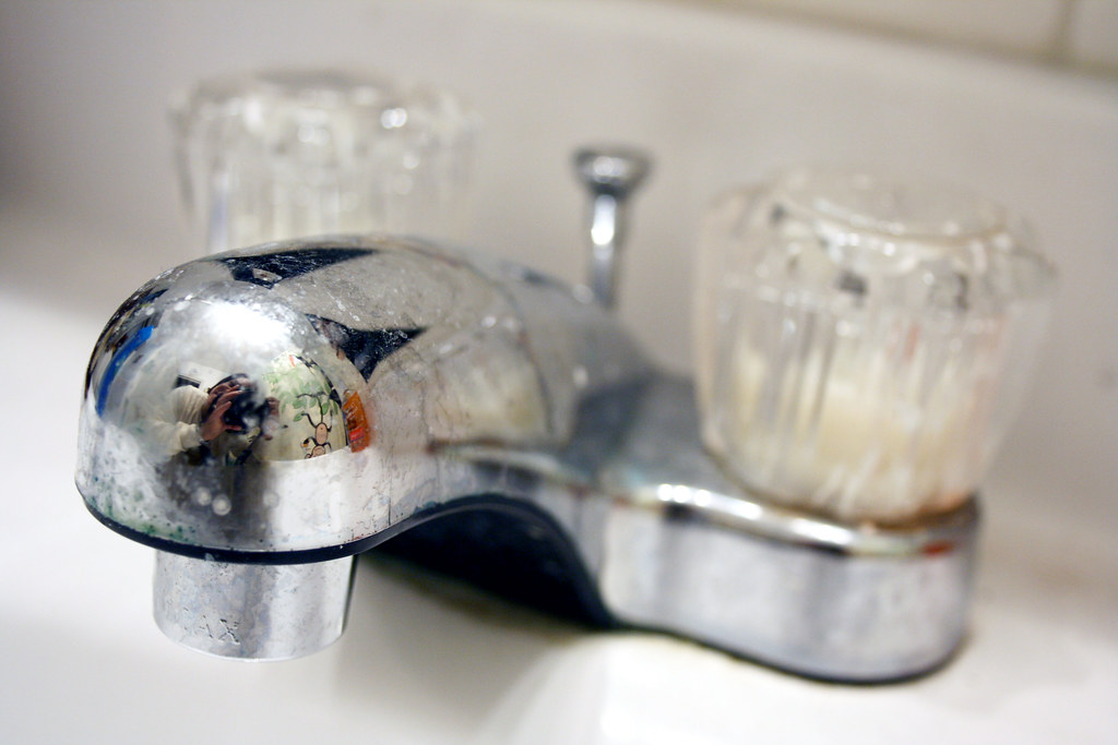 Faucet and Sink Grime (image credits: flickr)