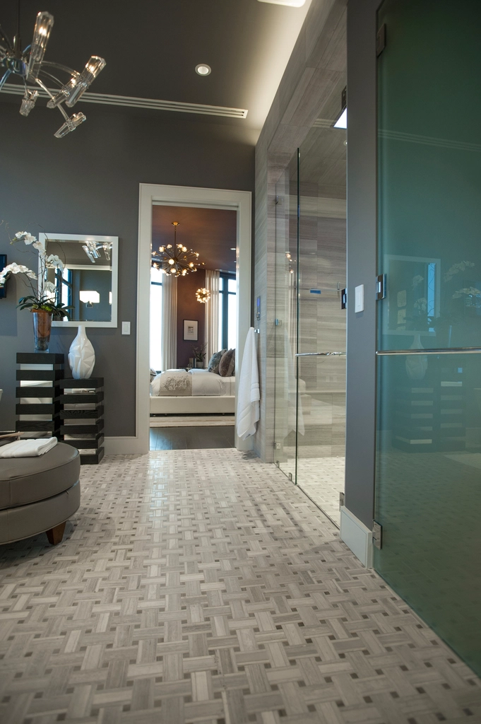 Freestanding Tubs and Expansive Showers (image credits: rawpixel)