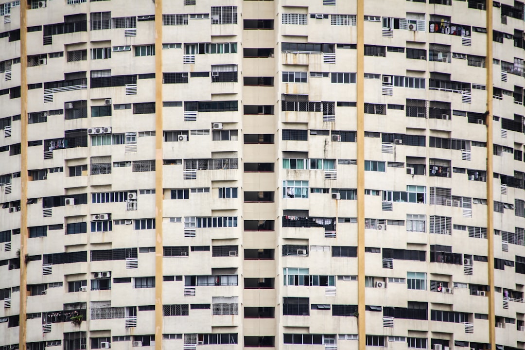 3. Inventory Remains Unusually Tight (image credits: unsplash)