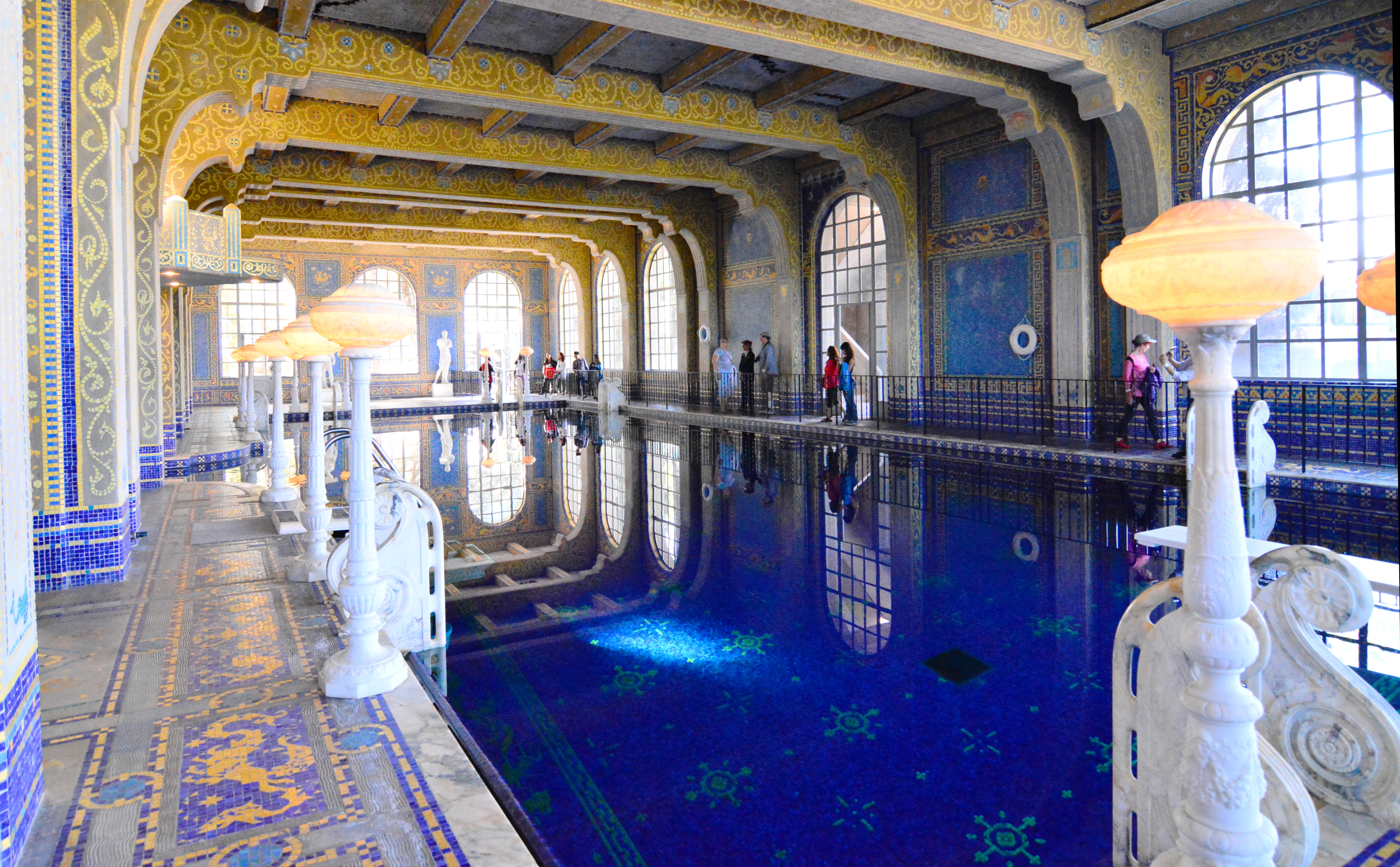 Indoor-Outdoor Pools: Blending Environments Seamlessly (image credits: wikimedia)