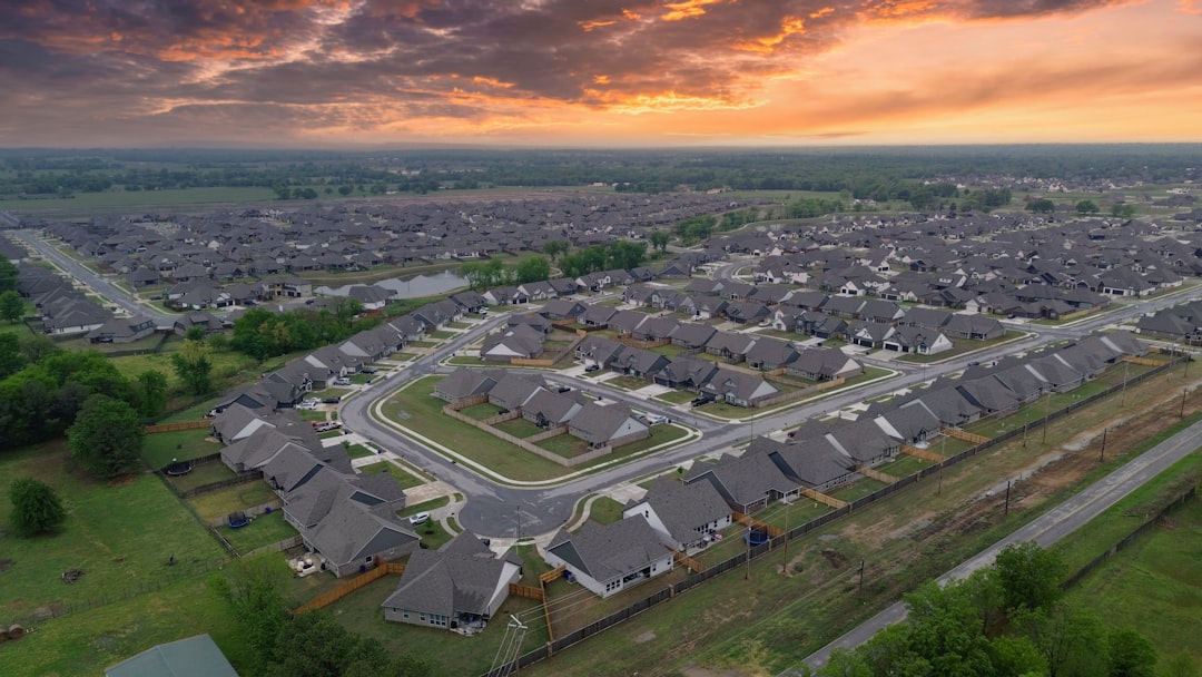 Real Estate Market Signals Are Shifting (image credits: unsplash)