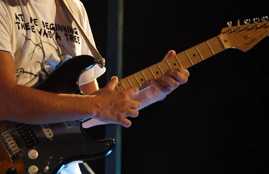 6. Refusing to Clean the Instrument Before a Gig (Image Credits: Flickr)