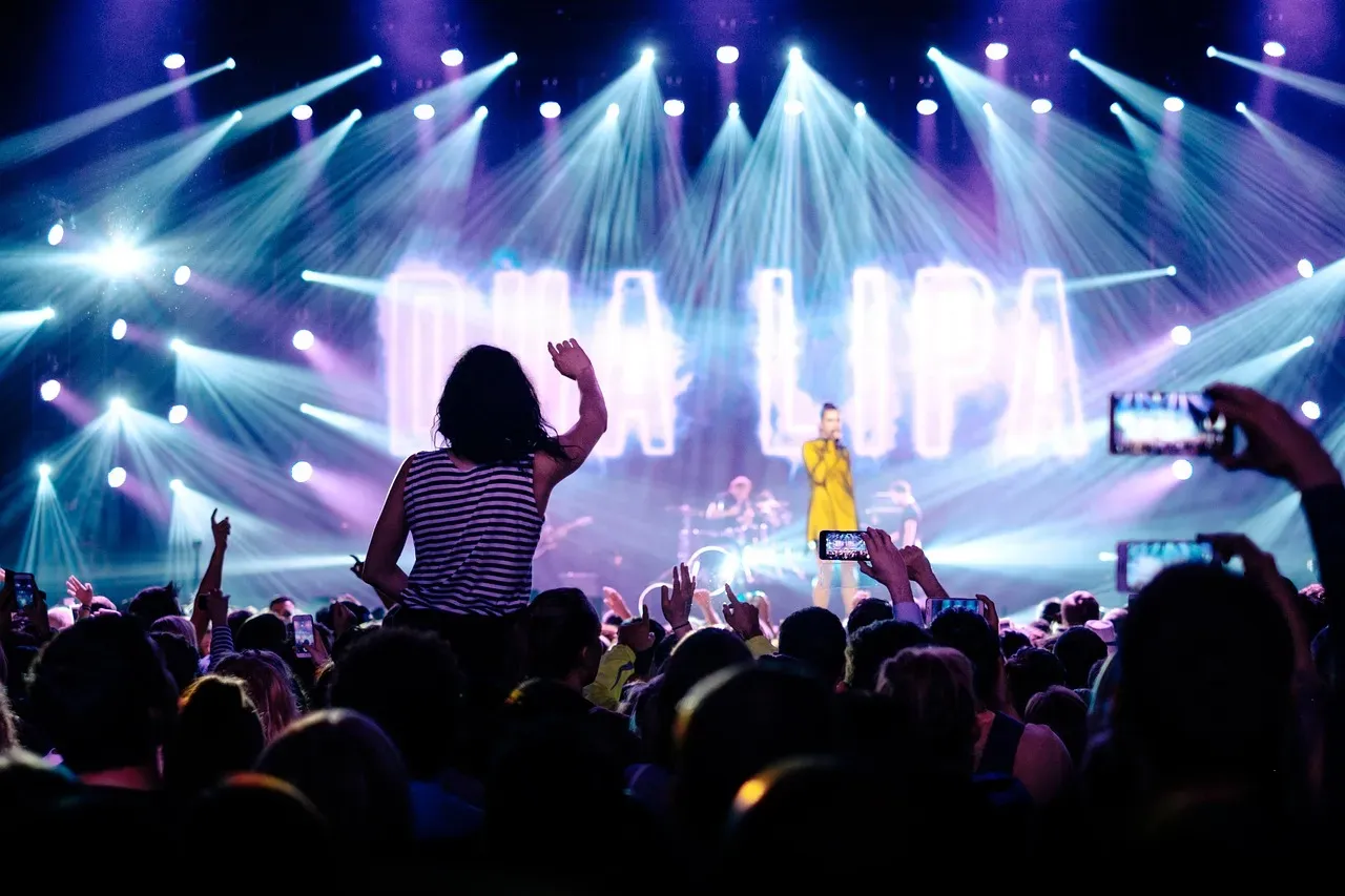 5. "Your Stage Presence Commanded the Whole Room" (Image Credits: Pixabay)