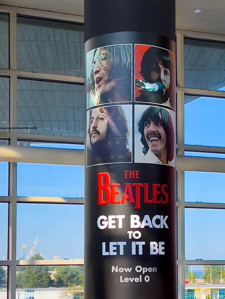 11. The Beatles - Rooftop Concert, Apple Corps (1969) (Ron Cogswell, Flickr, CC BY 2.0)