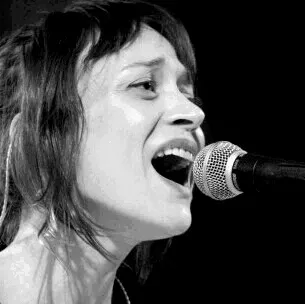 Fiona Apple's Third Album Almost Never Escaped the Vault (Flickr (cropped to remove watermark), CC BY-SA 2.0)