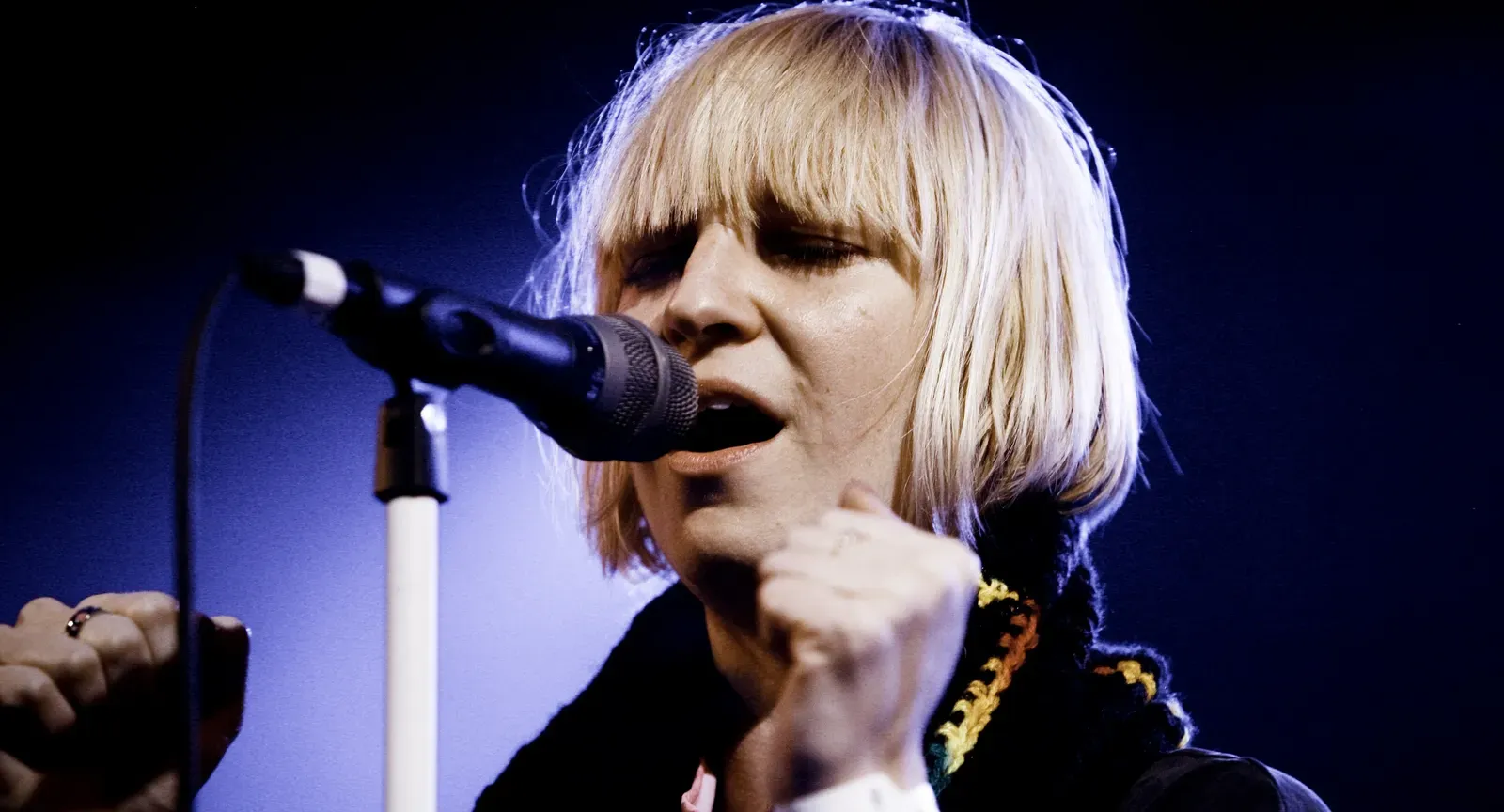 Sia and "Chandelier" (Image Credits: Wikimedia)
