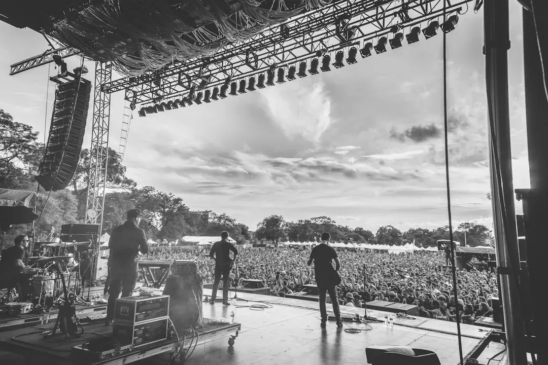 Jimmy Eat World, Bleed American (2001) (Image Credits: Unsplash)