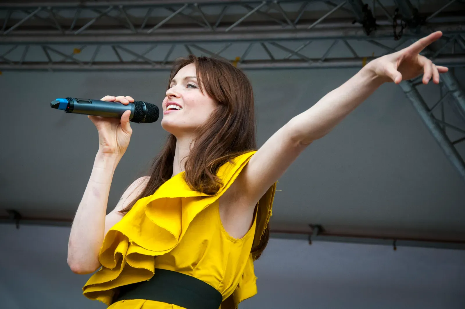 8. "Murder on the Dancefloor" - Sophie Ellis-Bextor (2001) (By Bryan Ledgard, CC BY 2.0)