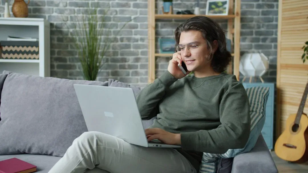 2. You Work Odd Hours and Own Your Own Schedule (Whether You Wanted To or Not) (Image Credits: Unsplash)