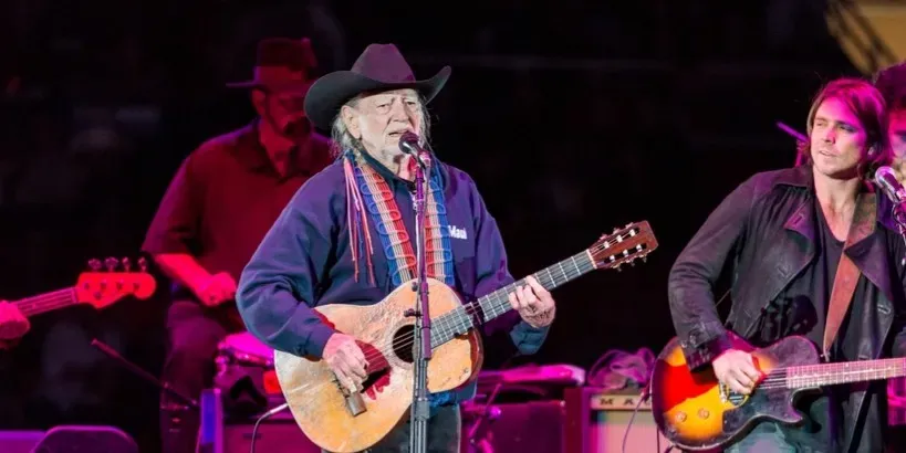 Willie Nelson: The $32 million bill that turned into an album (Image Credits: Rawpixel)