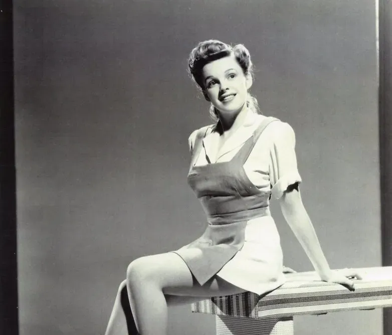 1. Judy Garland - The Studio System's Most Tragic Casualty (Image Credits: Flickr)