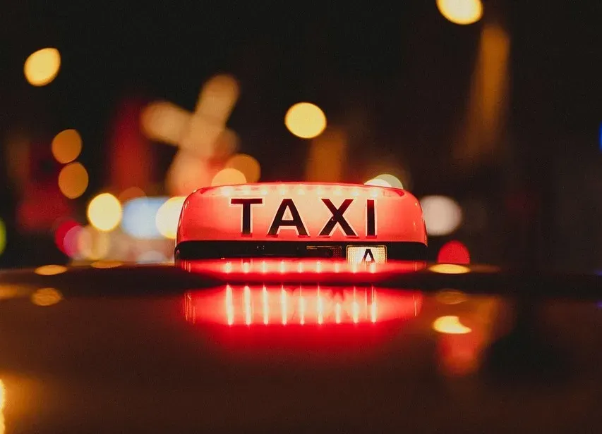 Taxi (Image Credits: Pixabay)