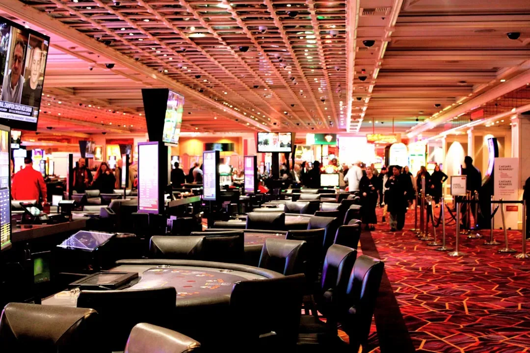 Where 3:2 Games Still Exist on the Strip (Image Credits: Unsplash)