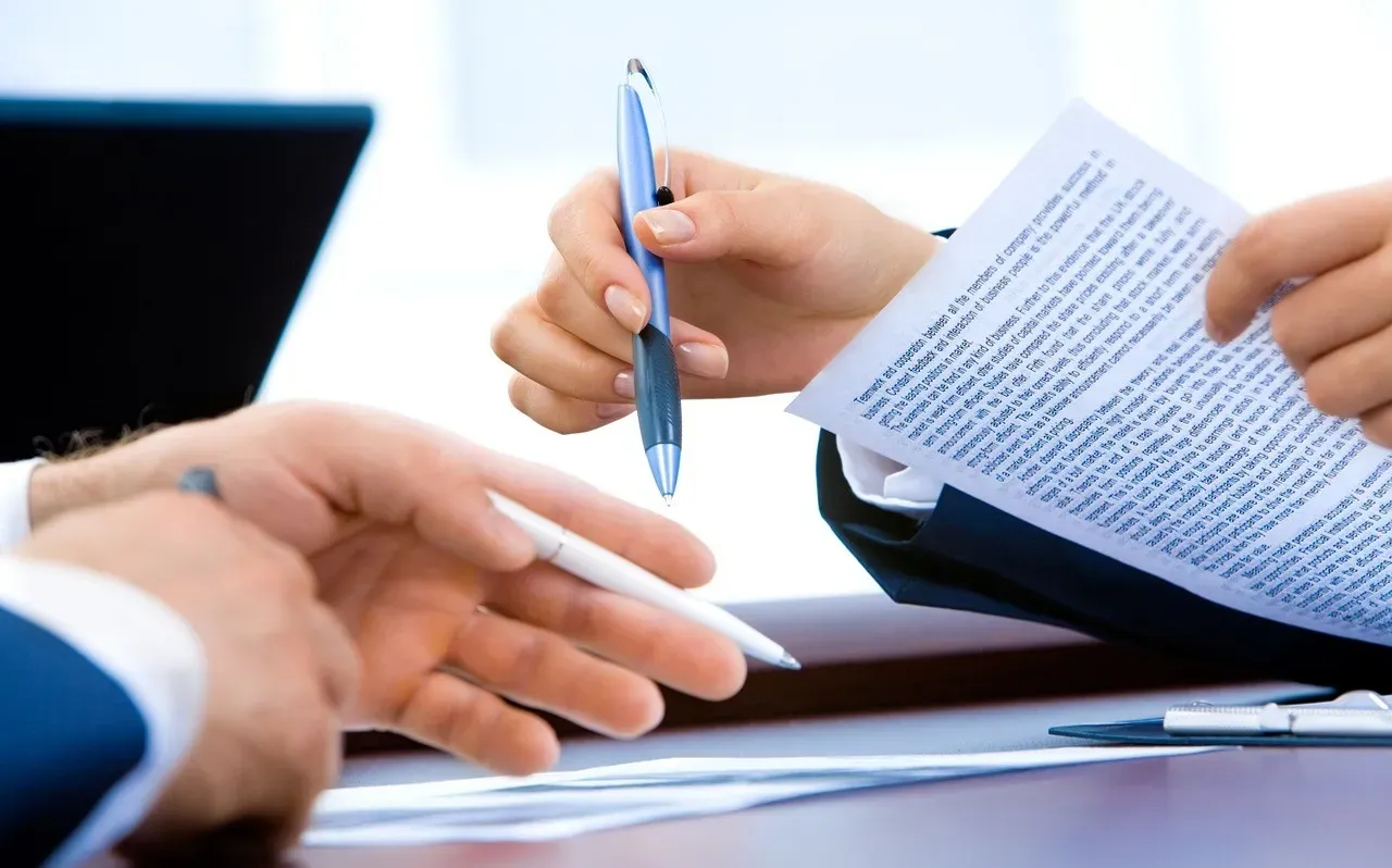 The Contract Winners Sign (Image Credits: Pixabay)