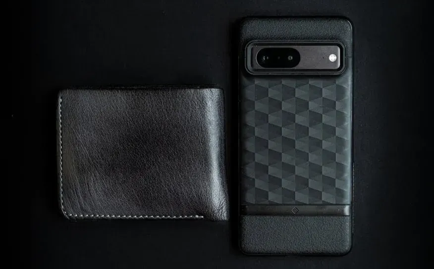 8. Manage Your Phone, Money, and Valuables (Image Credits: Pexels)