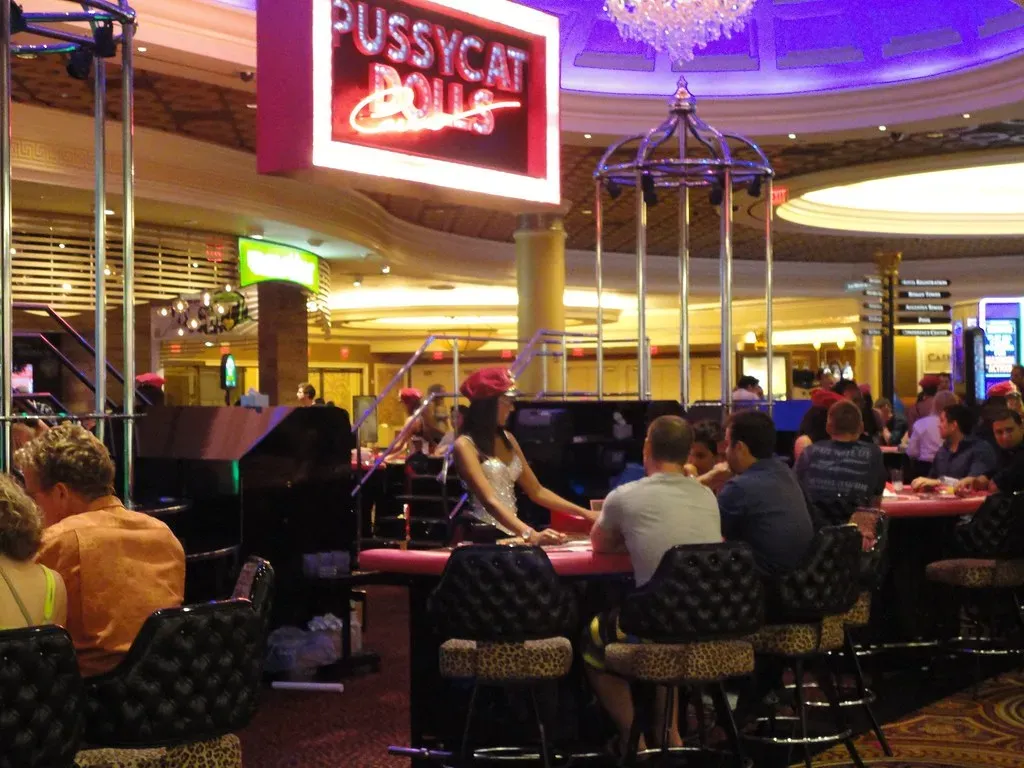 Dining on the Strip: A Seriously Underrated Experience (Image Credits: Flickr)