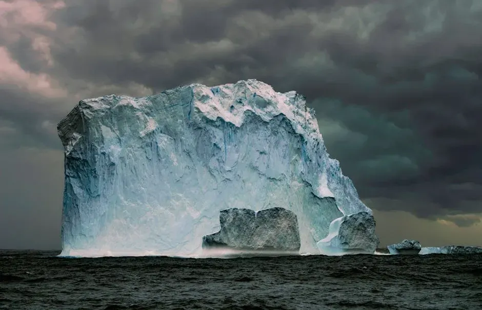 8. The Titanic's Delayed Response to Iceberg Warnings (1912) (Image Credits: Pexels)
