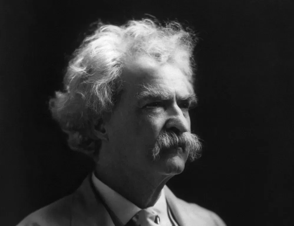 6. Mark Twain Predicted the Exact Day of His Own Death (Image Credits: Pixabay)