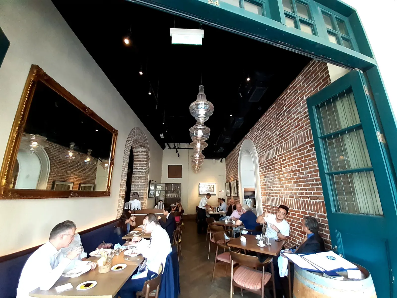 What Keeps It Going When the Familiar Faces Step Back (Image Credits: Wikimedia)