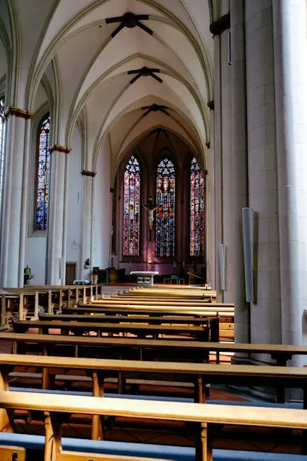 The Quiet Exodus From Religious Spaces (Image Credits: Pexels)