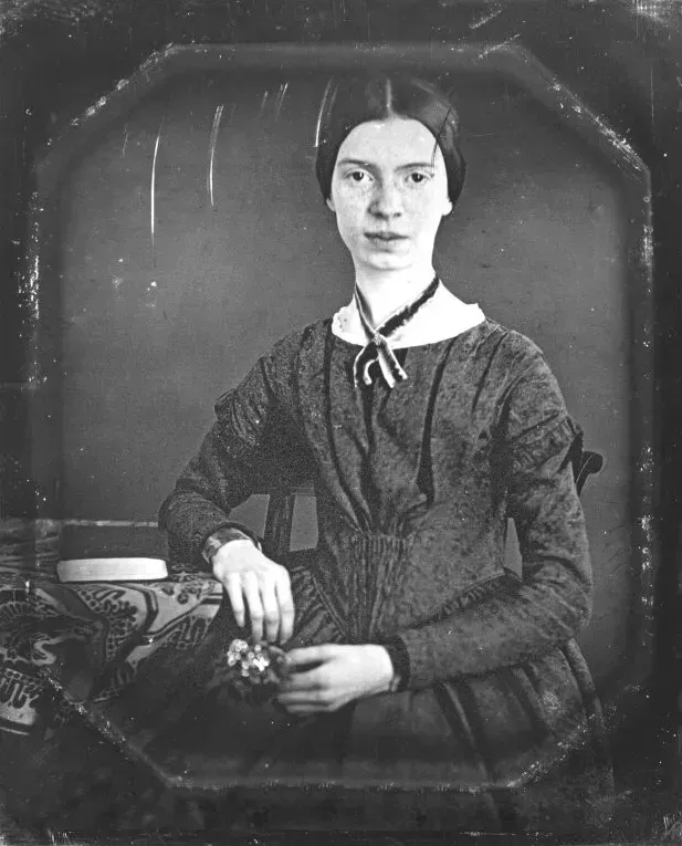 Emily Dickinson: The Reclusive Poet With 1,800 Hidden Poems (Image Credits: Wikimedia)