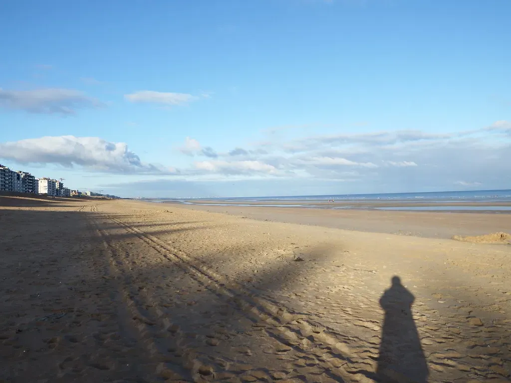 Atonement (2007): The Dunkirk Beach (fdecomite, Flickr, CC BY 2.0)