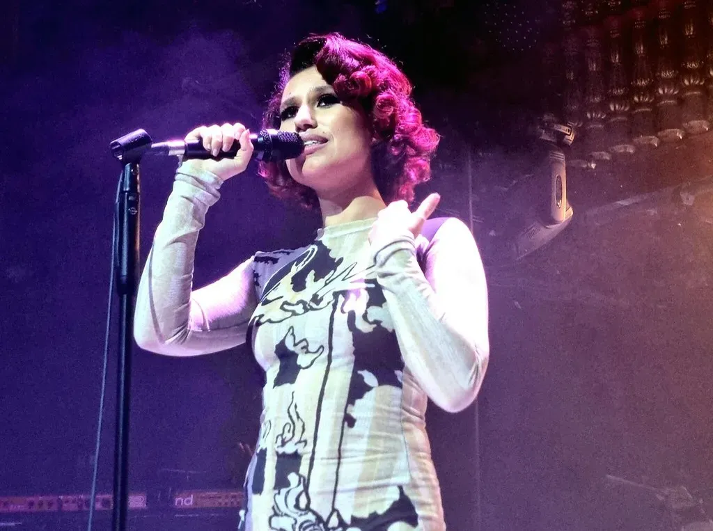 9. RAYE at Coachella 2024 (Image Credits: Flickr)
