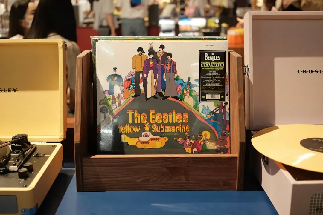 3. The Beatles Lunchbox (1965): Beatlemania Hits the Cafeteria (Image Credits: Unsplash)