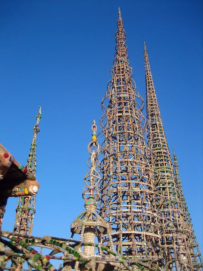 The Watts Towers: One Man's 33-Year Obsession (Image Credits: Flickr)