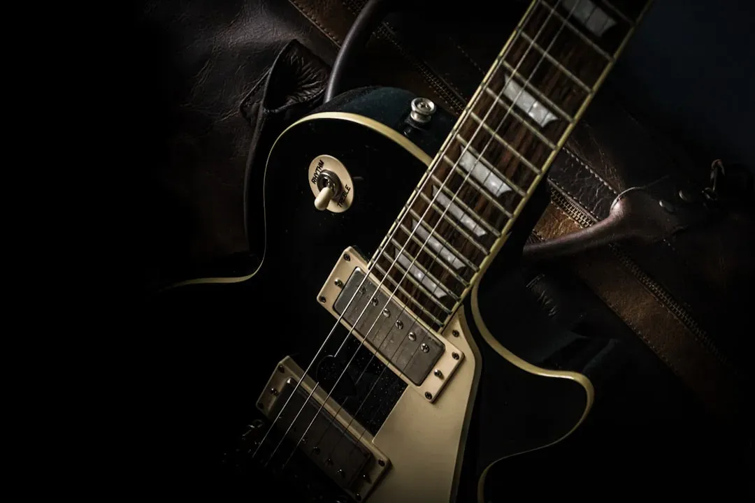Guns N' Roses and the riff nobody planned to keep (Image Credits: Unsplash)