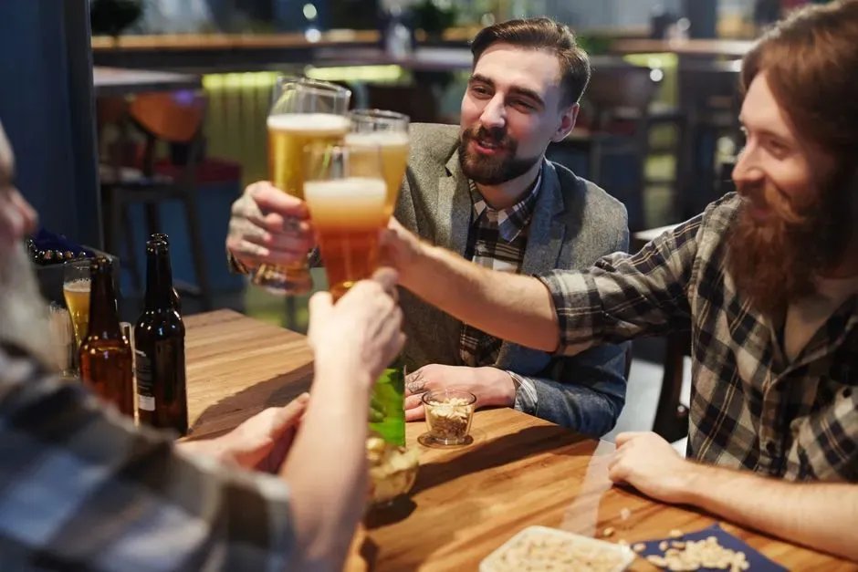 A Bar Where Everybody Knows Your Name: Cheers (Image Credits: Pexels)