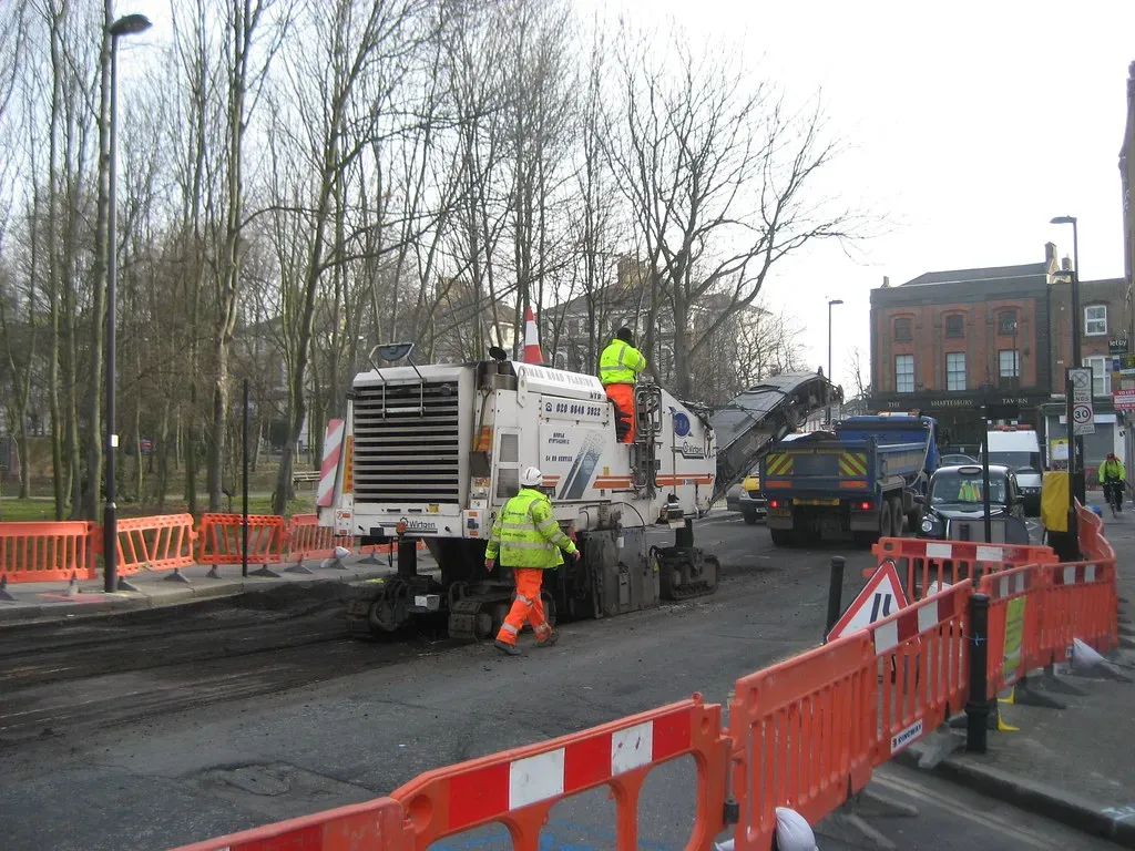 Chicago: One of the Largest Municipal Repair Programs in the Nation (Harry Wood, Flickr, CC BY-SA 2.0)