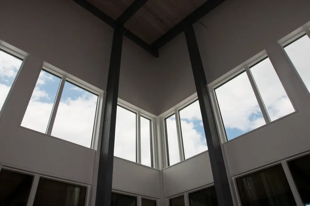 Windows and Reflective Films: Blocking Heat at the Source (USDAgov, Flickr, CC BY 2.0)