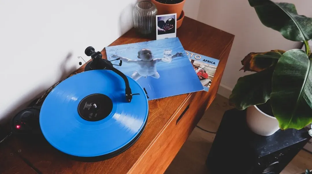 Nevermind – Nirvana (1991) (Image Credits: Unsplash)
