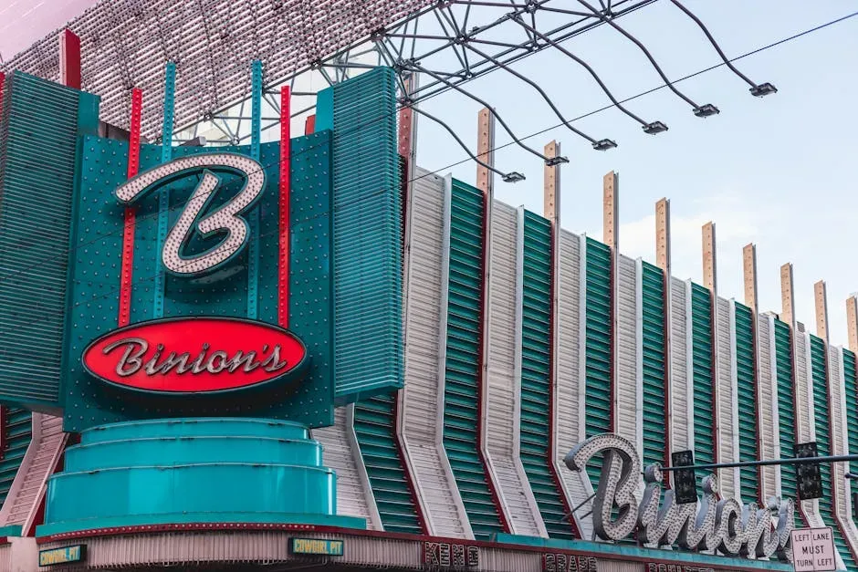 Who Is Dining in Vegas Now (Image Credits: Pexels)