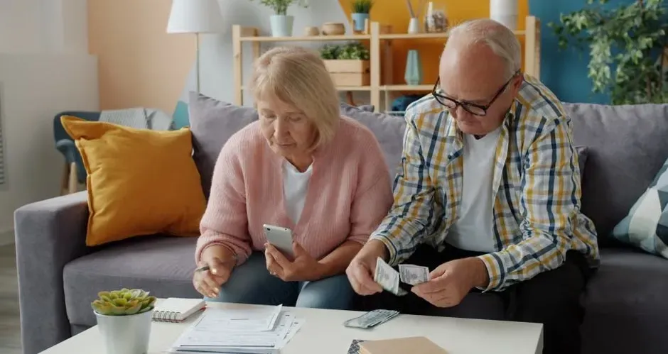 Planning Retirement Without a Safety Net (Image Credits: Pexels)