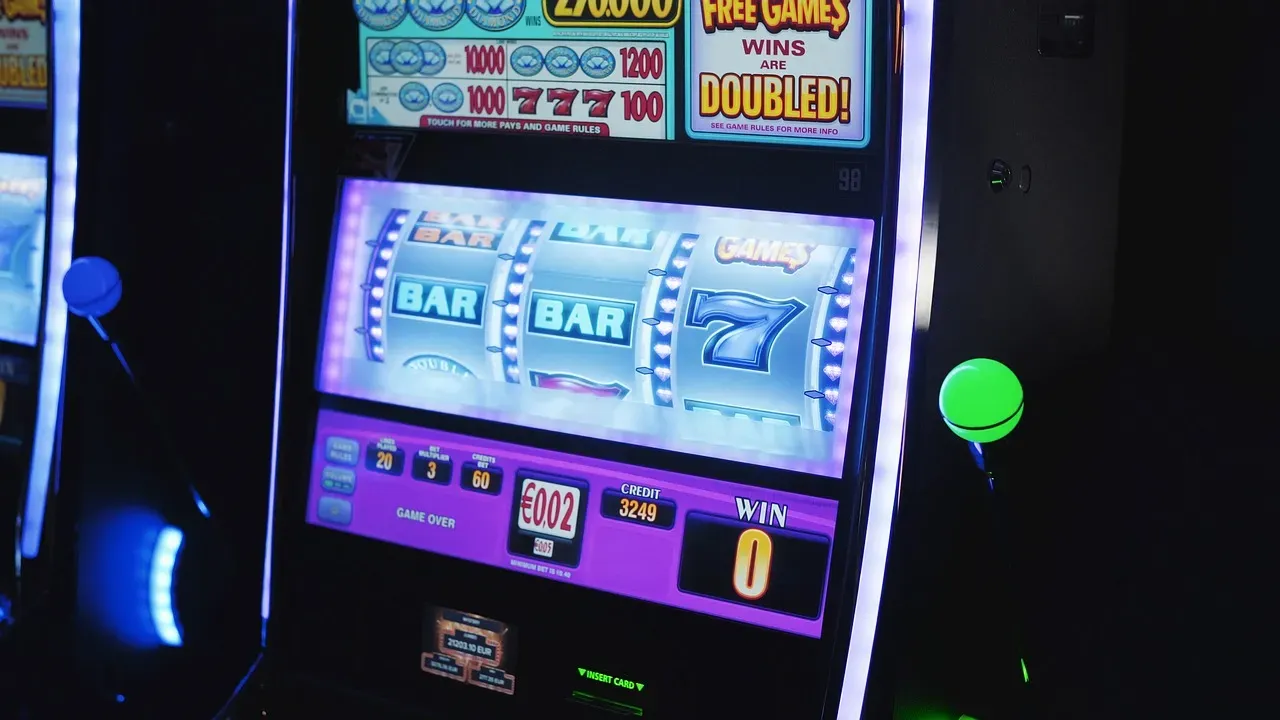 Slot Machines and the Variable-Ratio Schedule (Image Credits: Pixabay)