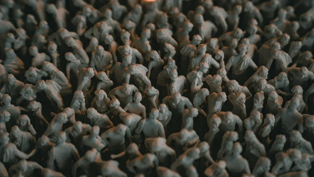 Social Norms and Conformity: Doing What Everyone Else Does (Image Credits: Unsplash)