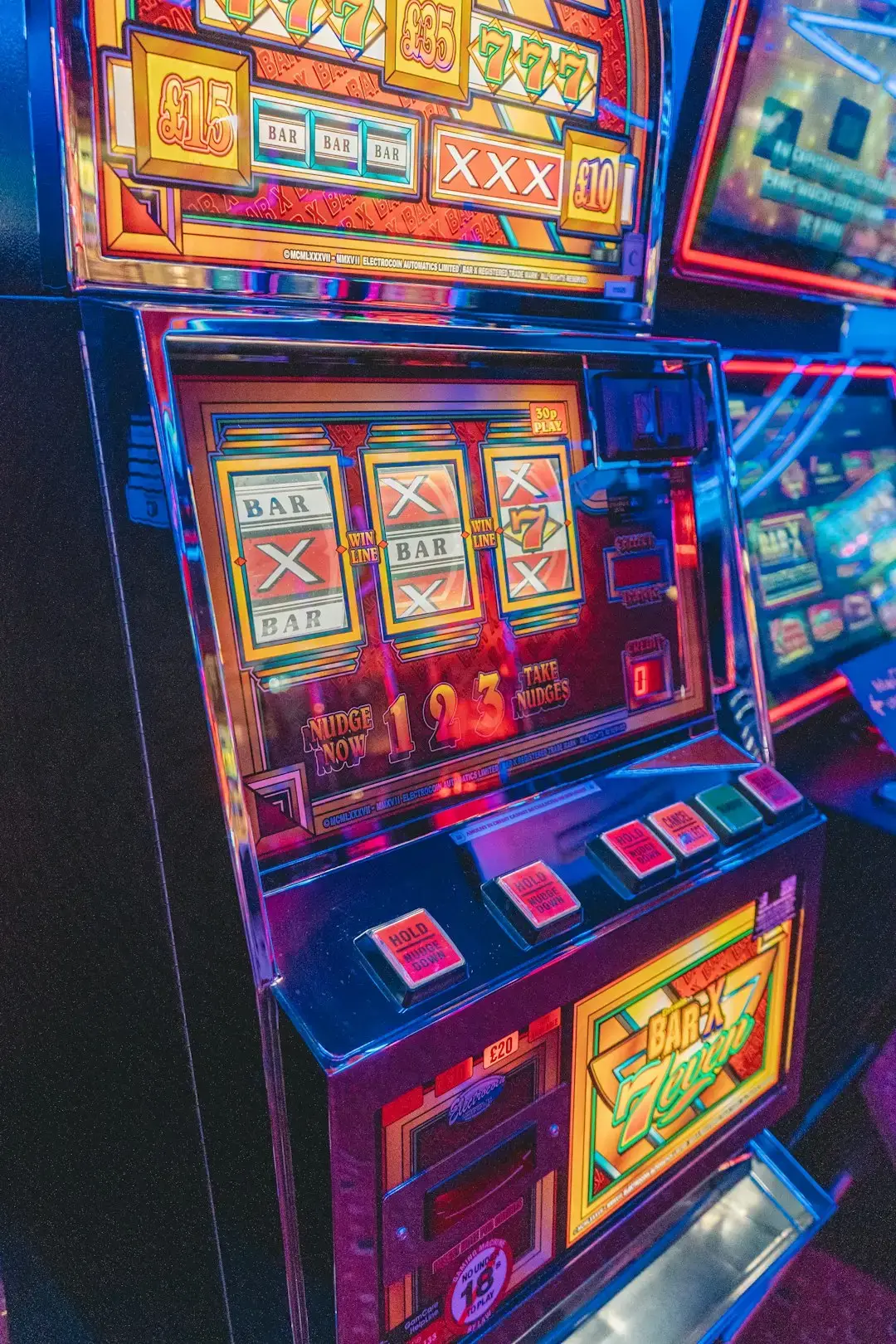 The Gambler's Fallacy and the Myth of "Due" Wins (Image Credits: Unsplash)