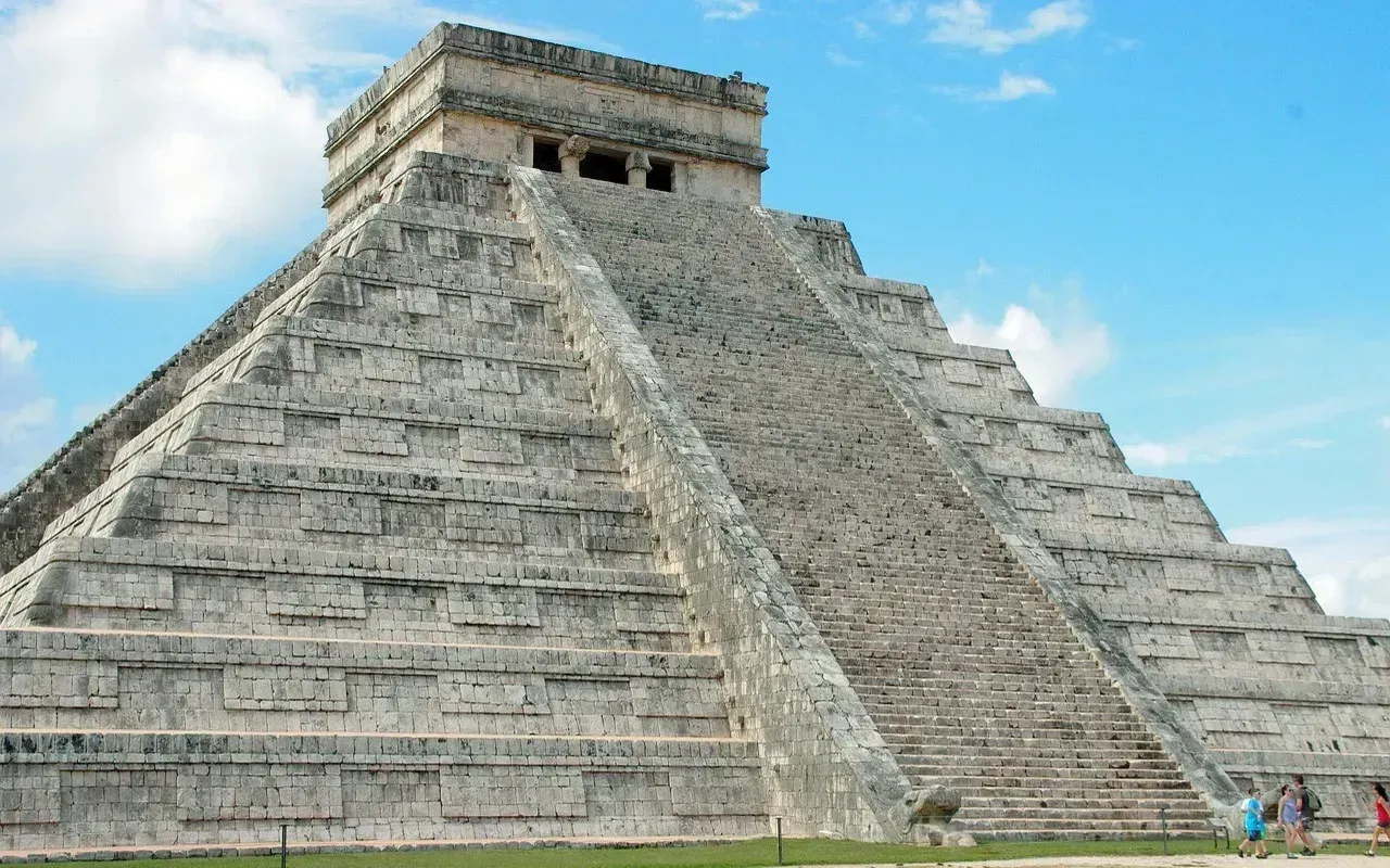 3. The Maya: Kings Deposed, Cities Abandoned (Image Credits: Pixabay)