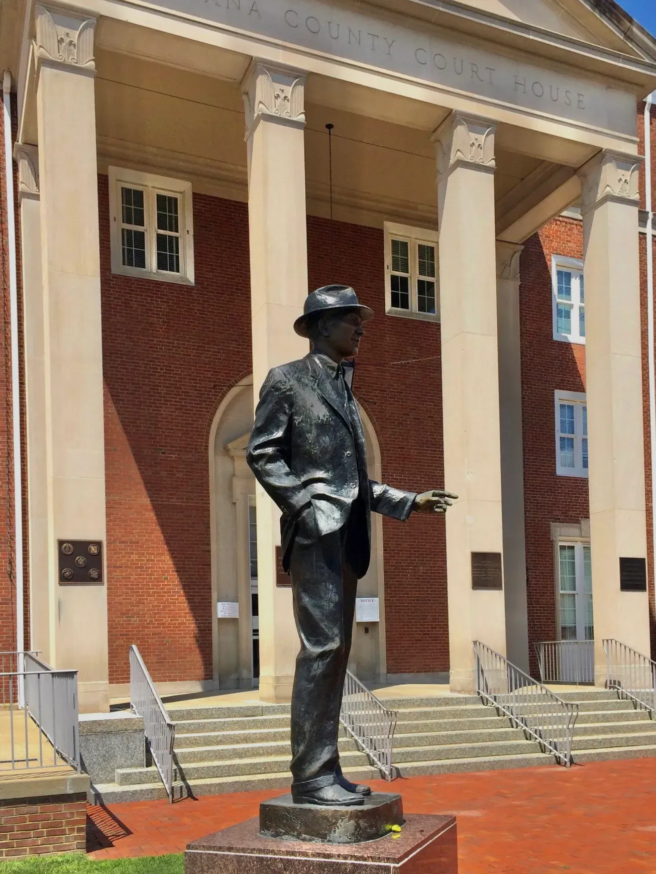 James Stewart and Indiana, Pennsylvania (By Photograph: Andre CarrotflowerSculpture: Malcolm Alexander, Public domain)
