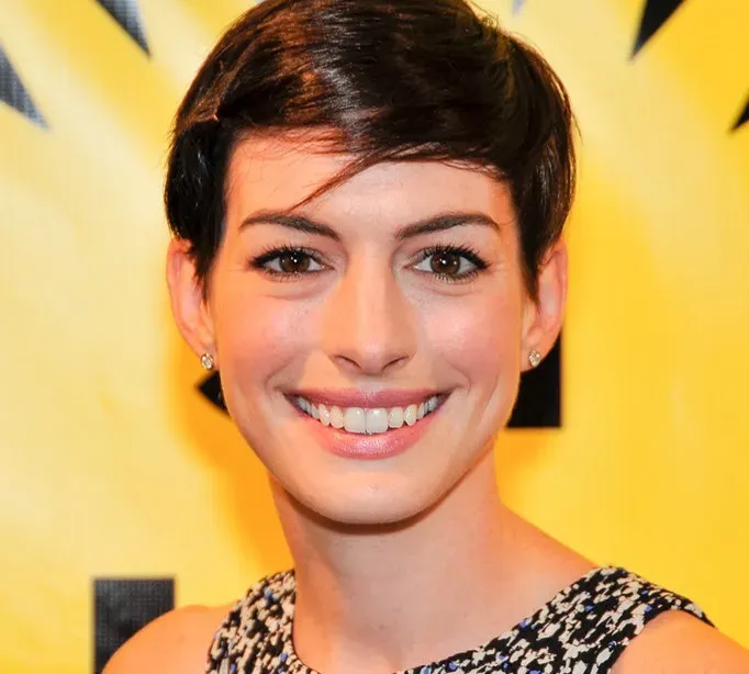 Anne Hathaway's oatmeal paste diet for Les Misérables (Image Credits: Flickr)