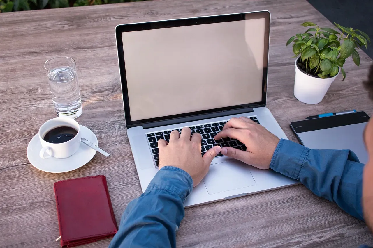 6. You Identify More With 'Clients' Than 'Employers' (Image Credits: Pixabay)