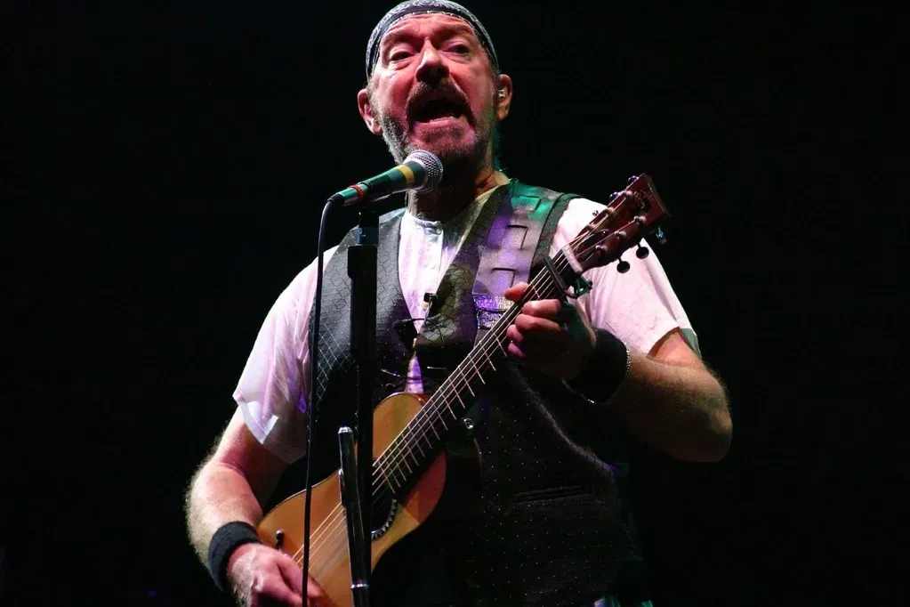 7. Ian Anderson (Jethro Tull) - Ignored Medical Advice and Paid the Price (Image Credits: Flickr)