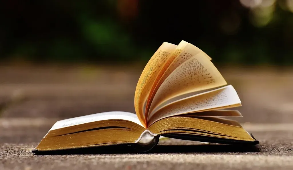 The Divine Comedy by Dante Alighieri, Chosen by Jorge Luis Borges (Image Credits: Rawpixel)
