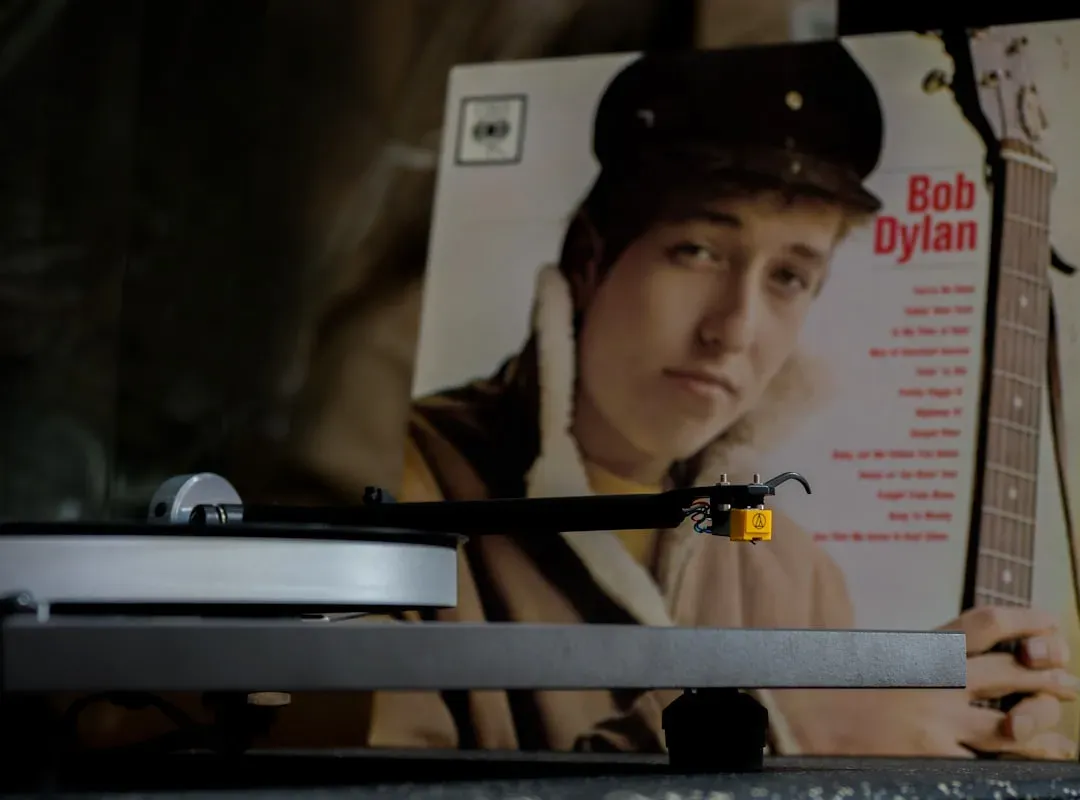 Bob Dylan and "Blowin' in the Wind" (Image Credits: Unsplash)