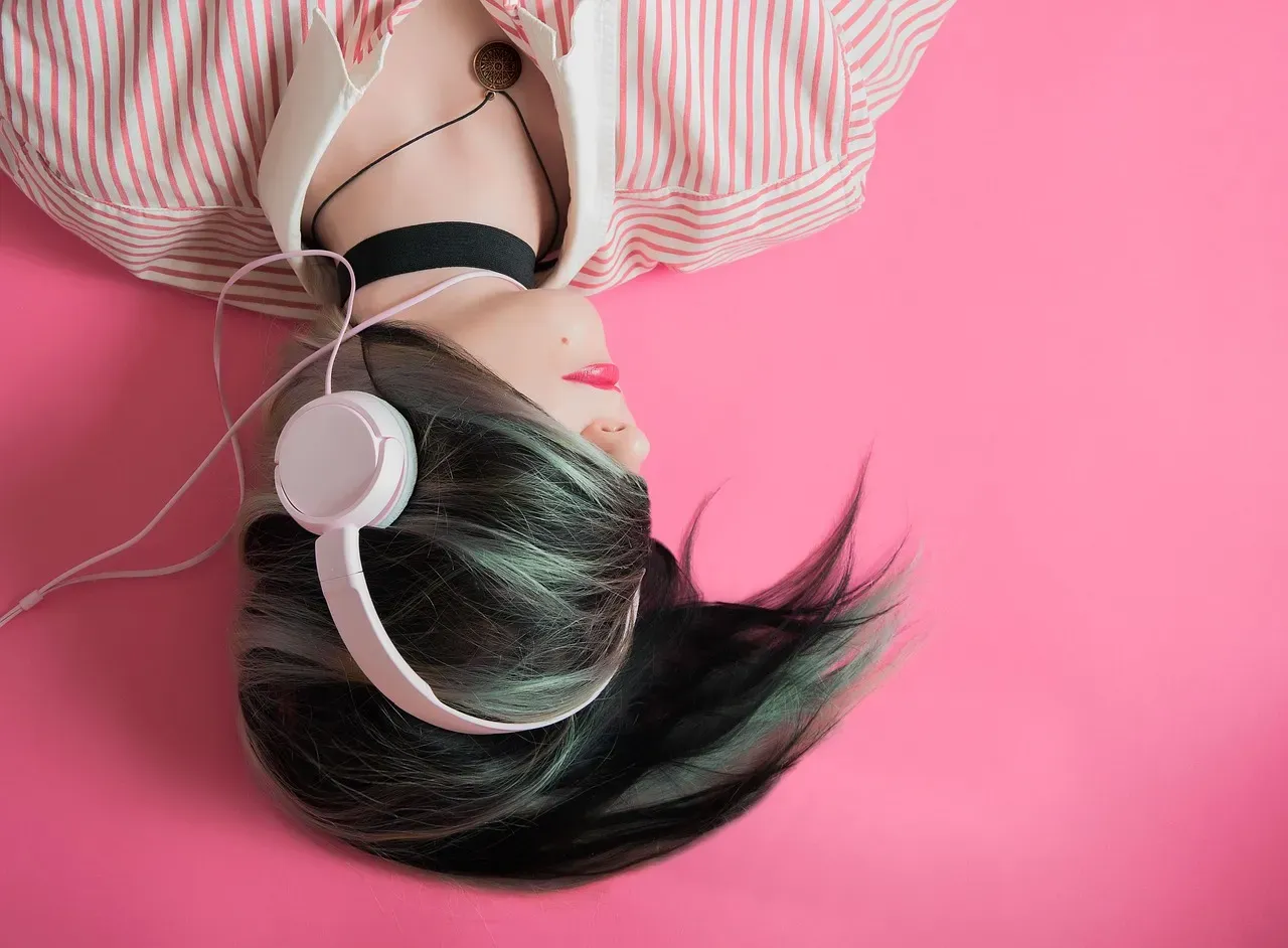 Semi-Charmed Life by Third Eye Blind (Image Credits: Pixabay)